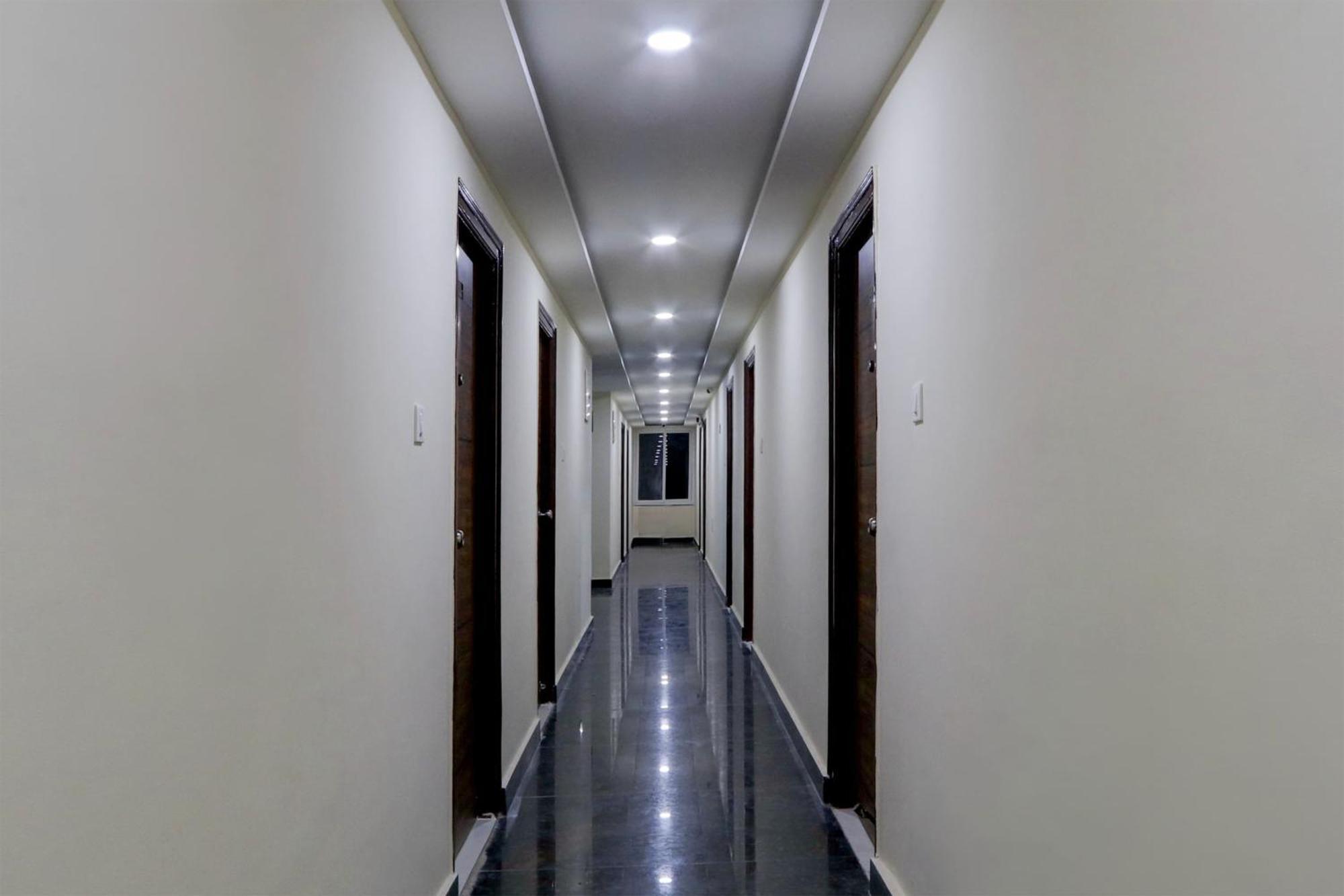 فندق Super Townhouse The Cinco Bliss Near Ikea, Wells Forgo, Kims, Care Hospitals حيدر أباد المظهر الخارجي الصورة