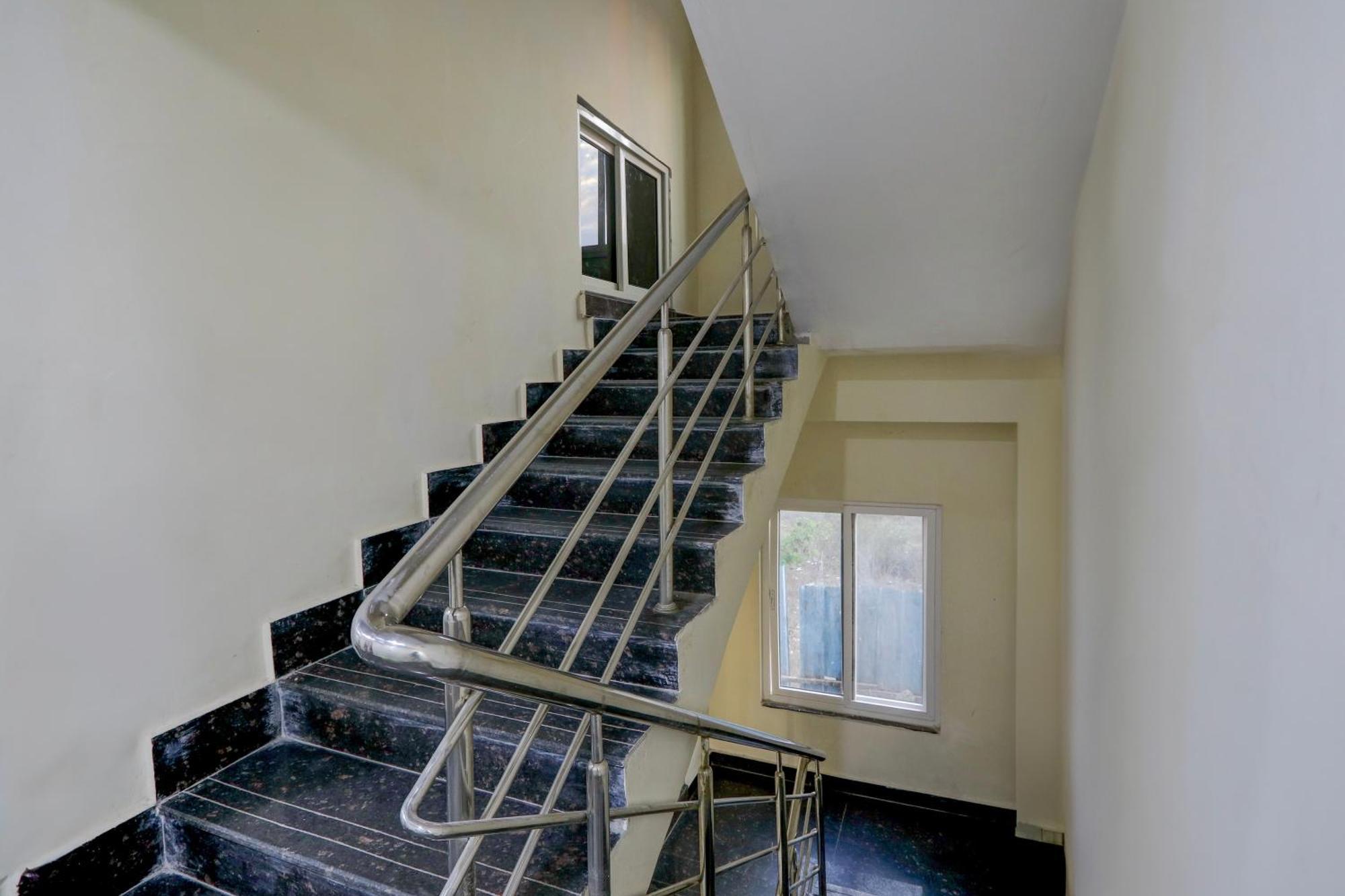 فندق Super Townhouse The Cinco Bliss Near Ikea, Wells Forgo, Kims, Care Hospitals حيدر أباد المظهر الخارجي الصورة