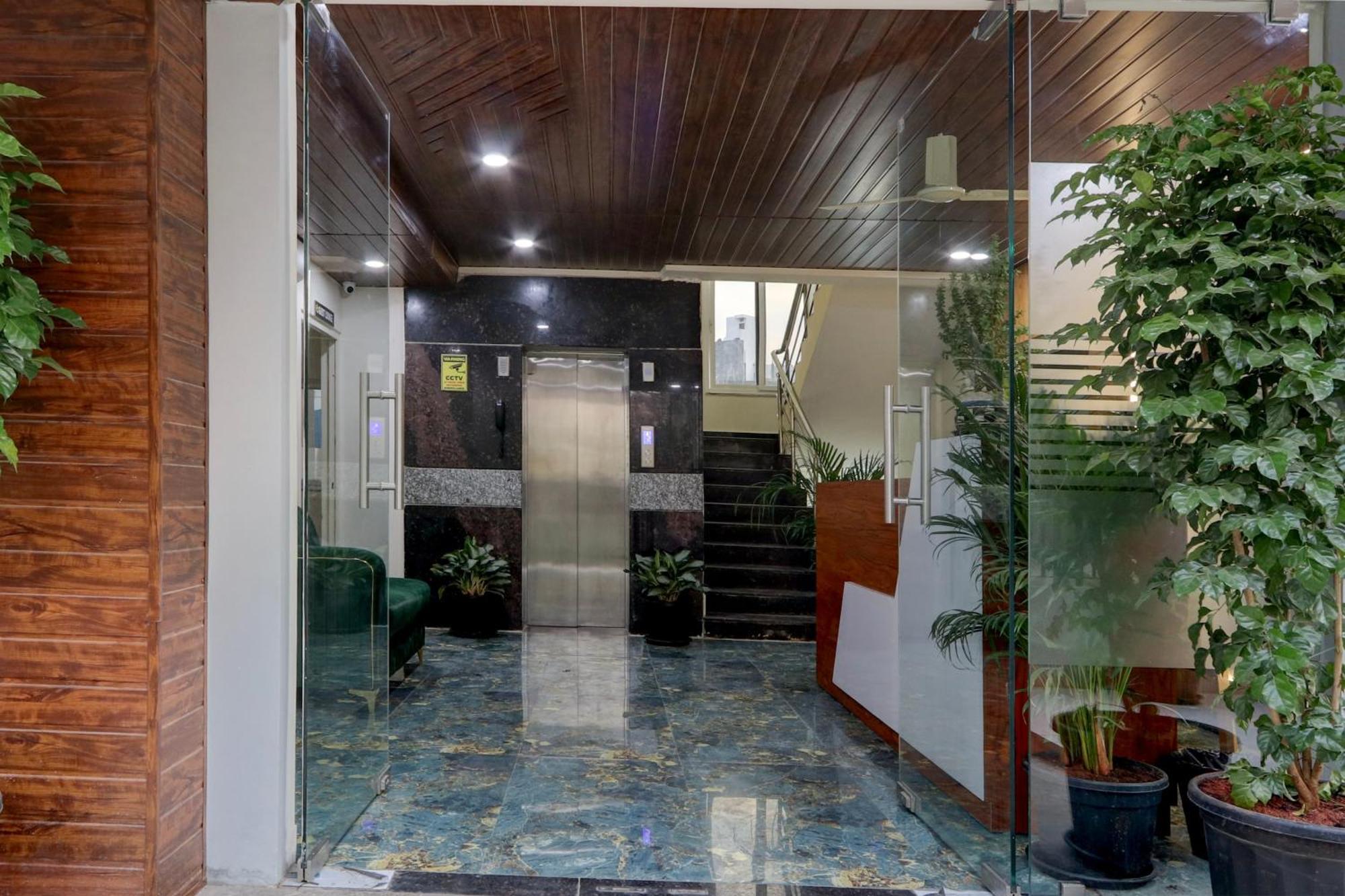 فندق Super Townhouse The Cinco Bliss Near Ikea, Wells Forgo, Kims, Care Hospitals حيدر أباد المظهر الخارجي الصورة
